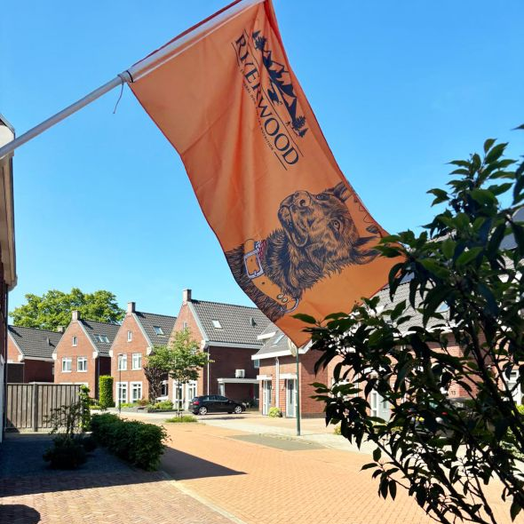 Riverwood Orange Flagge | Merchandise